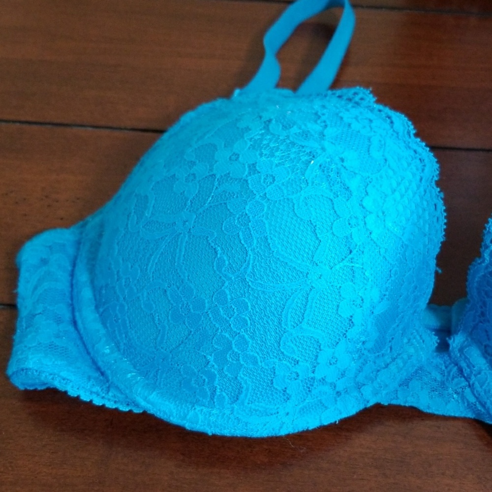 KATIE 😊 BRA